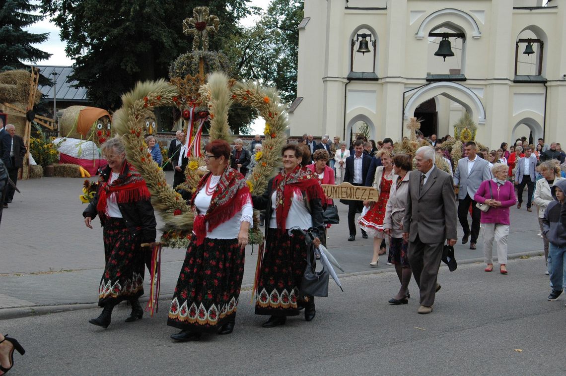 Dożynki gminno-parafialne w Huszlewie. Wybrali najpiękniejszy wieniec [WYNIKI]