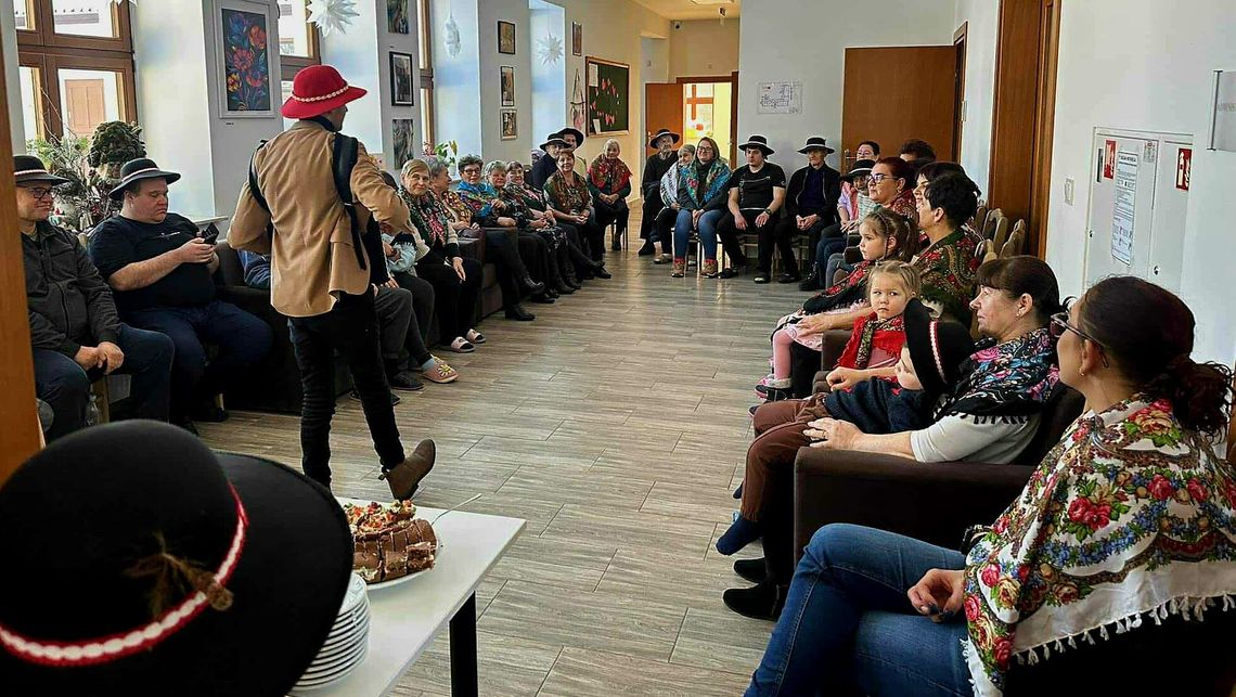 Dubów. Razem zaśpiewali przy akordeonie i saksofonie [FILM, ZDJĘCIA]