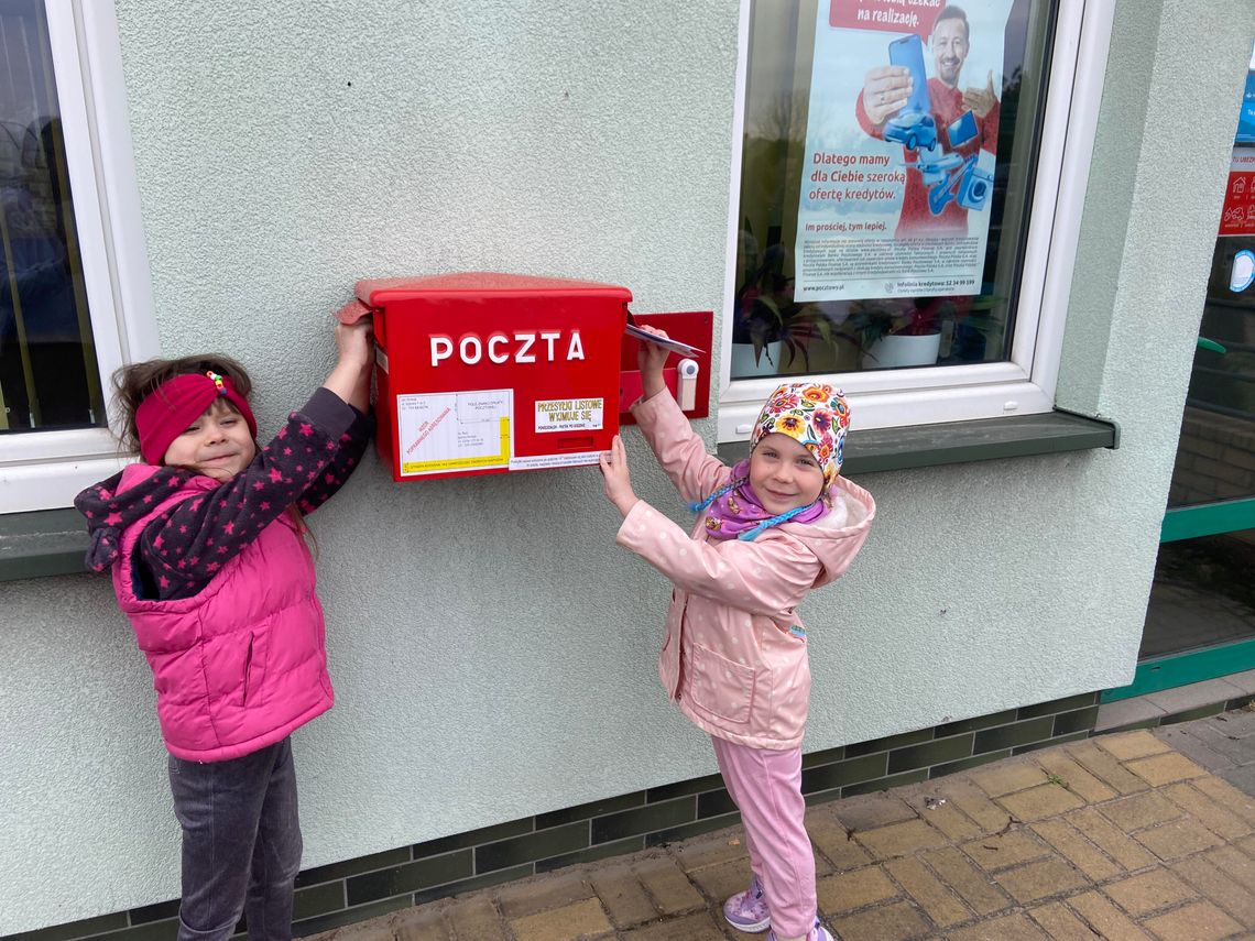 Dzieci listy piszą, czyli przedszkolaki na poczcie [ZDJĘCIA]