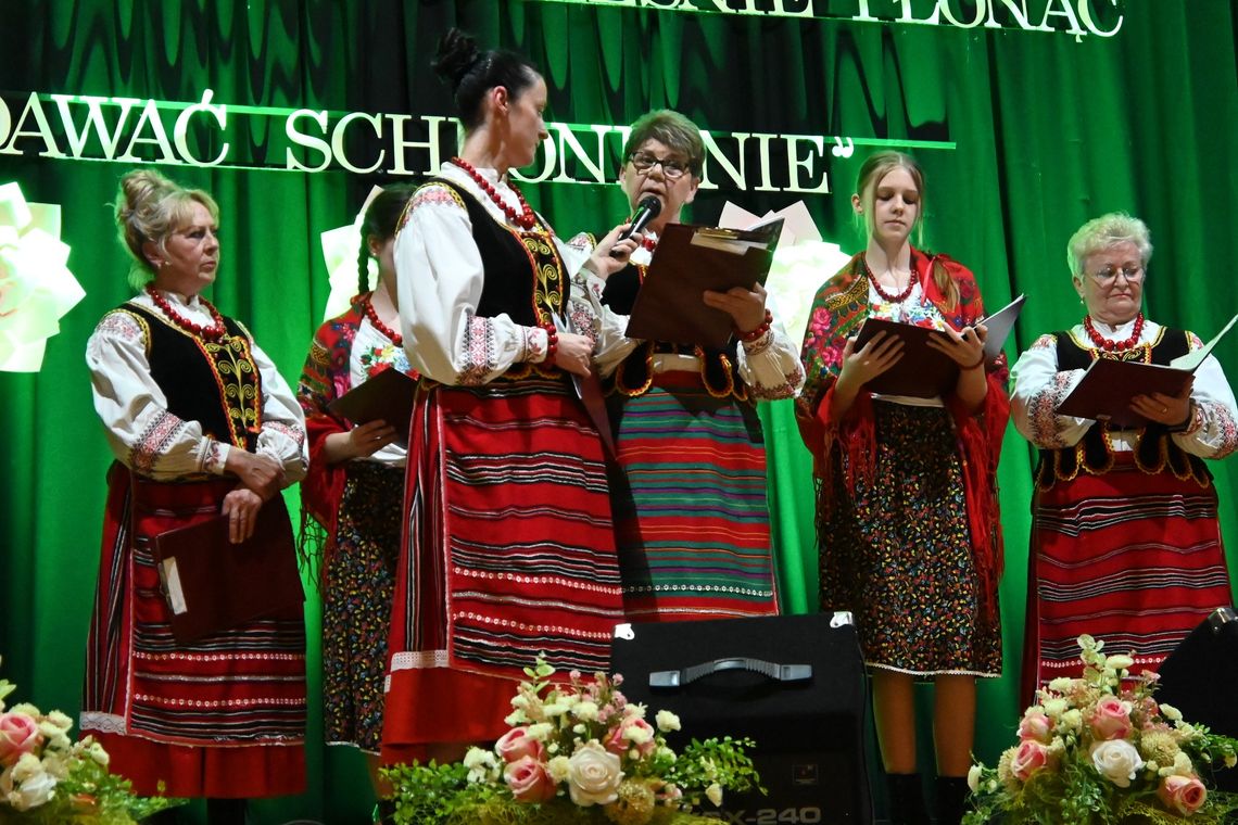 Dzień Kobiet w Zalesiu – muzyczna uczta i serdeczne życzenia