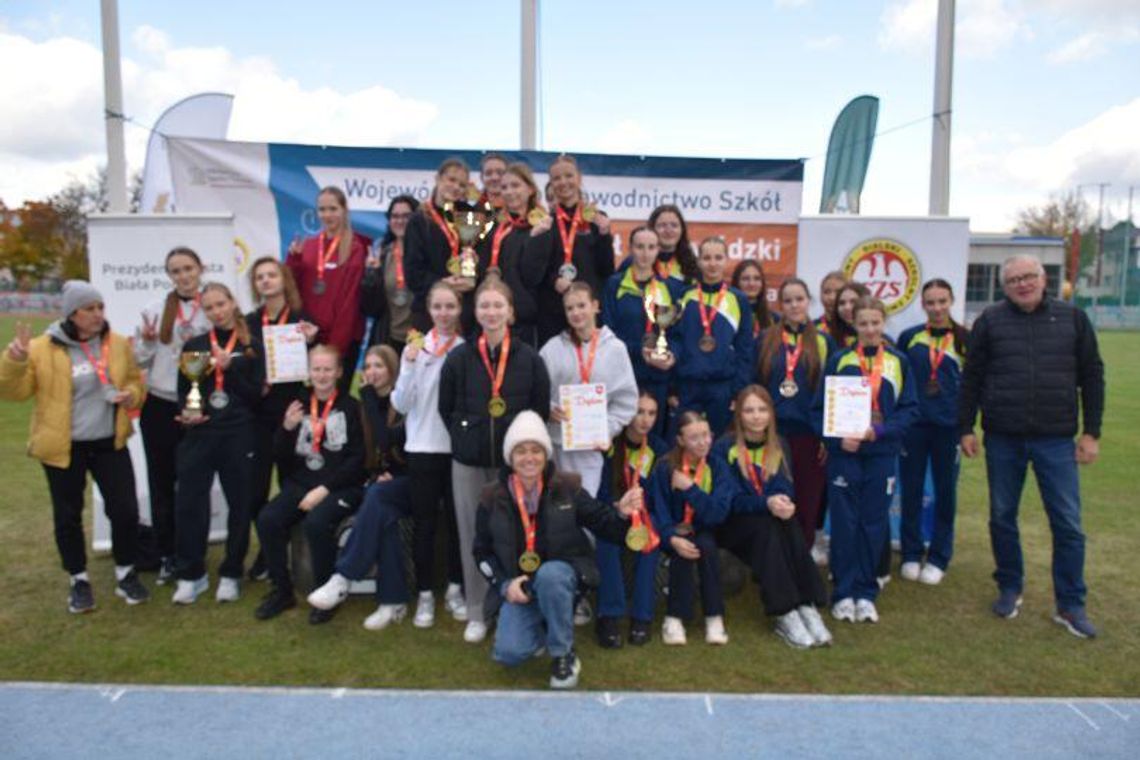 Dziewczęta z I LO najlepsze w województwie Dziewczęta z I LO najlepsze w województwie