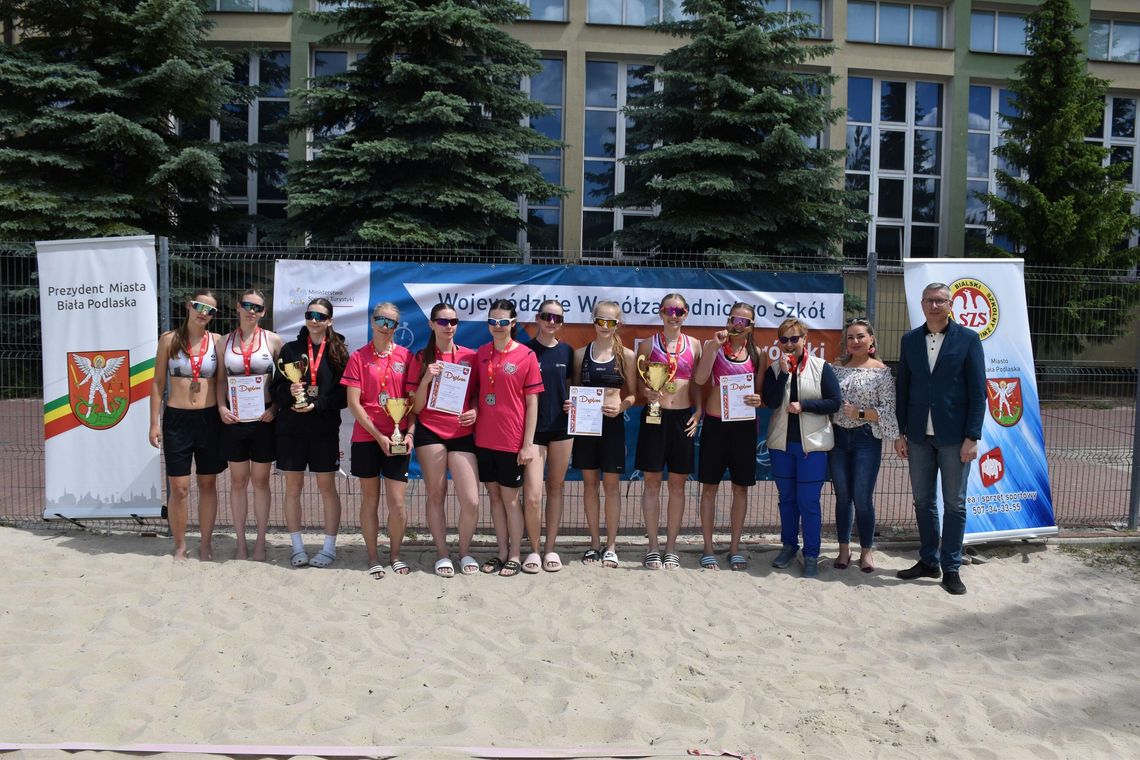 Finał wojewódzki w siatkówce plażowej dziewcząt Finał wojewódzki w siatkówce plażowej dziewcząt