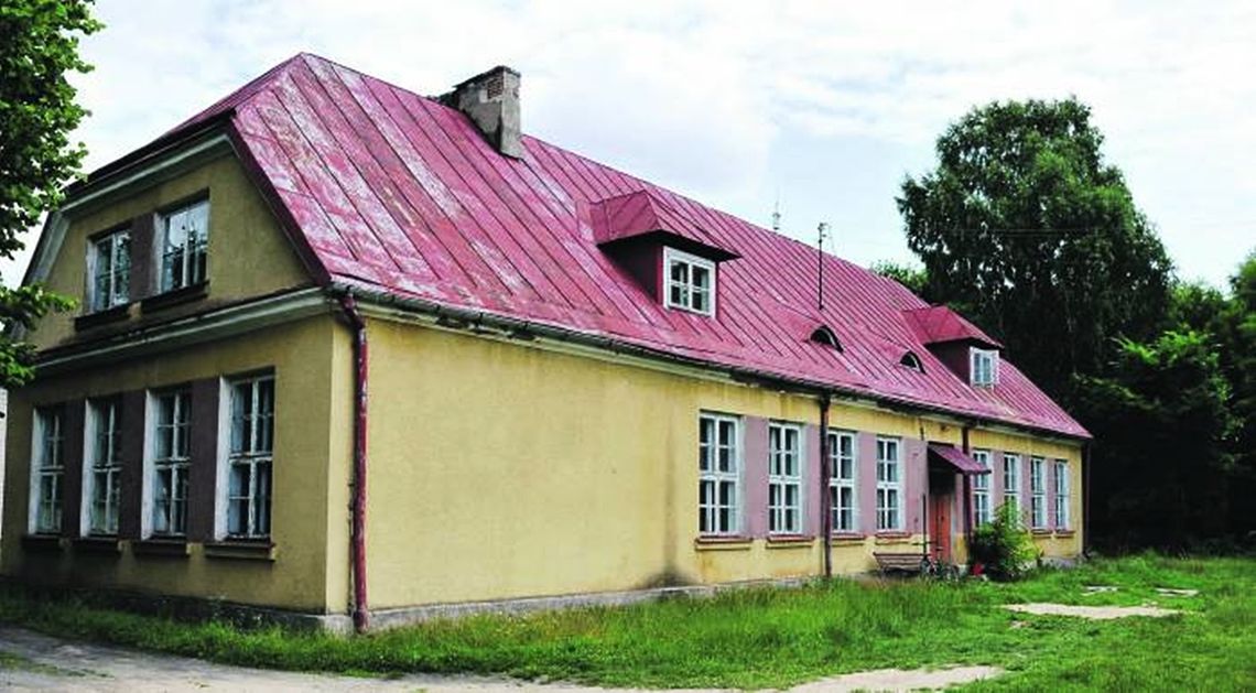 Gmina Łomazy: Wymienią dach w byłej szkole