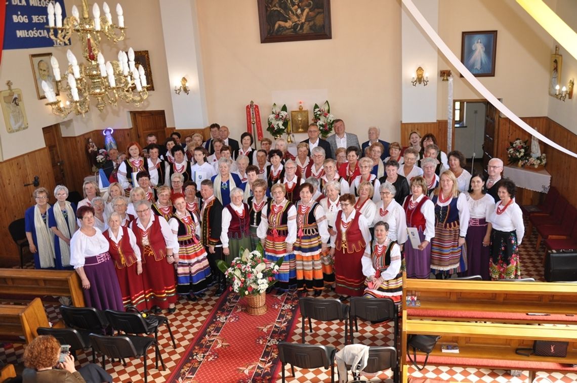 Gmina Międzyrzec Podlaski: Pieśniami wielbili Maryję