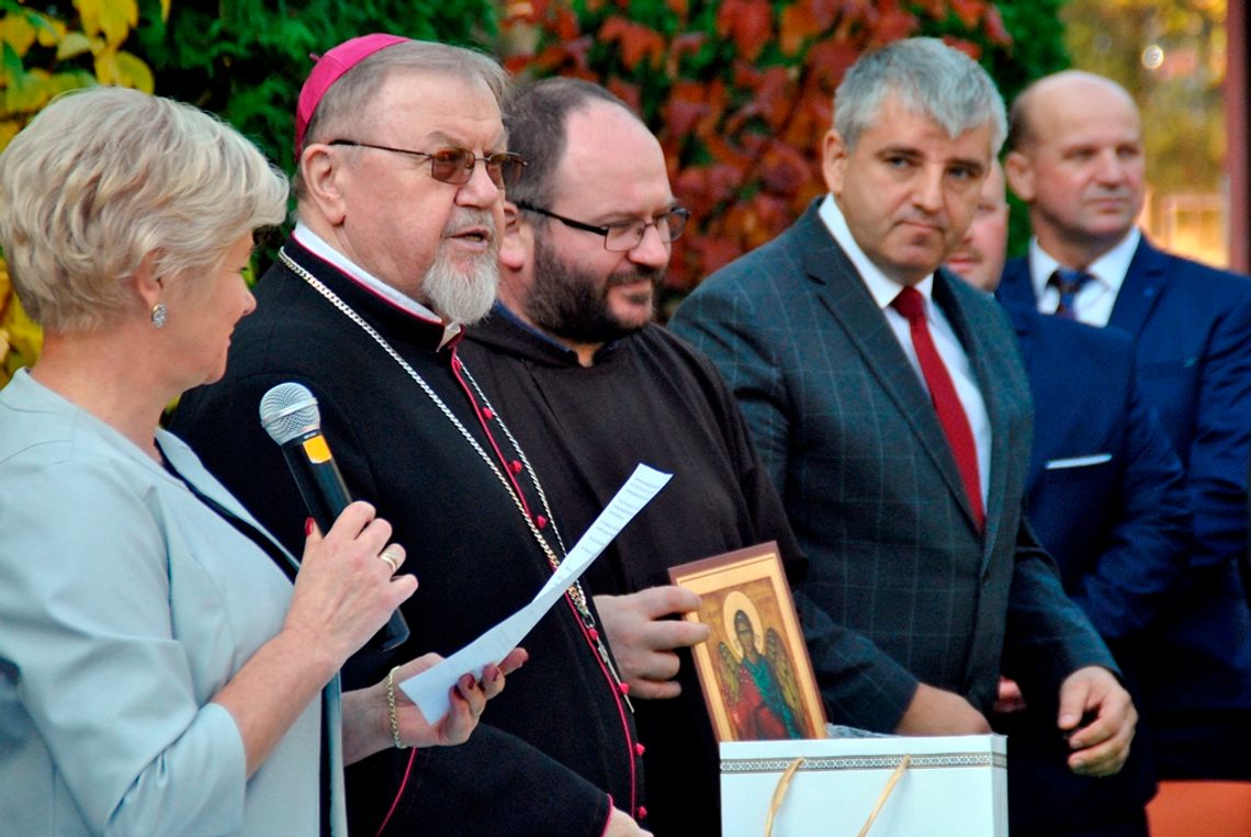 Gmina Sarnaki: Wyróżnienie dla biskupa 