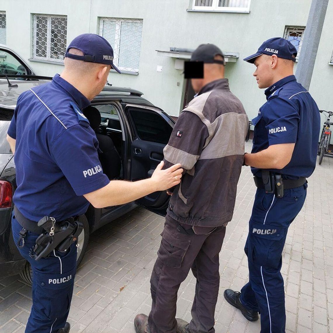 Gmina Sosnówka. Ukradł auto i był kompletnie pijany Gmina Sosnówka. Ukradł auto i był kompletnie pijany