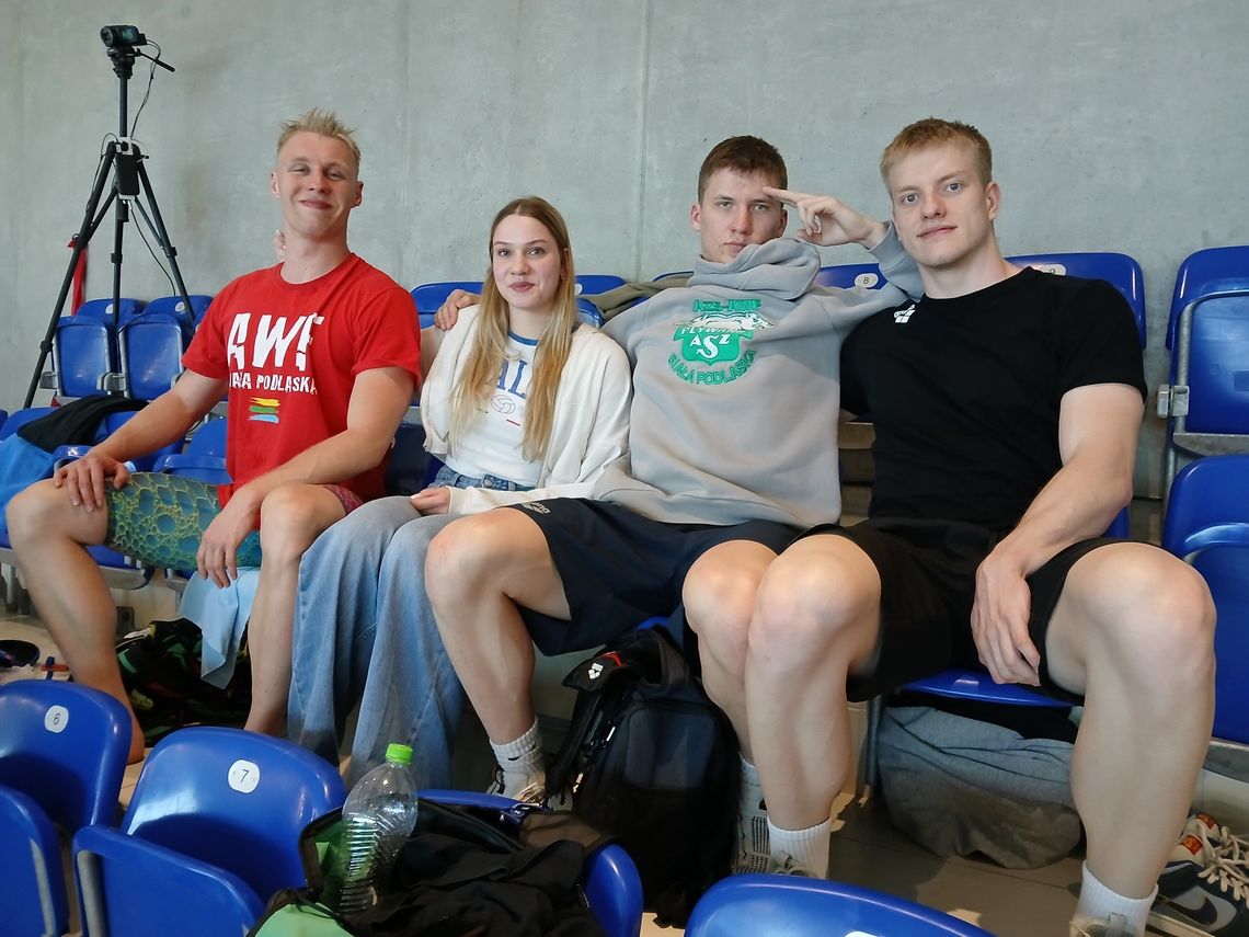 Grad rekordów życiowych bialskich pływaków