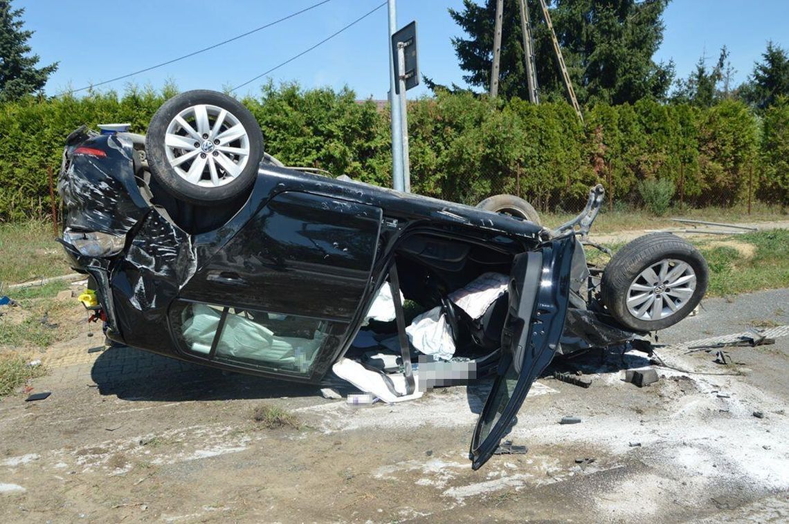 Groźny wypadek w Horbowie-Kolonii. Volkswagen dachował Groźny wypadek w Horbowie-Kolonii. Volkswagen dachował