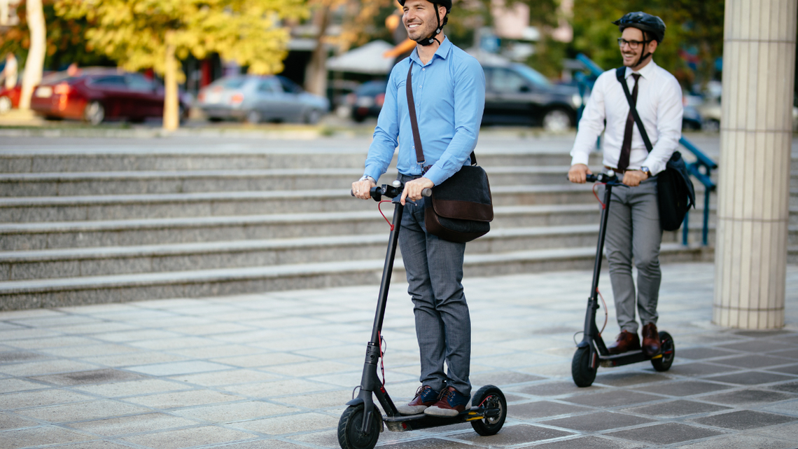 Hulajnogą elektryczną nie wjedziesz na chodnik. To nie wszystko