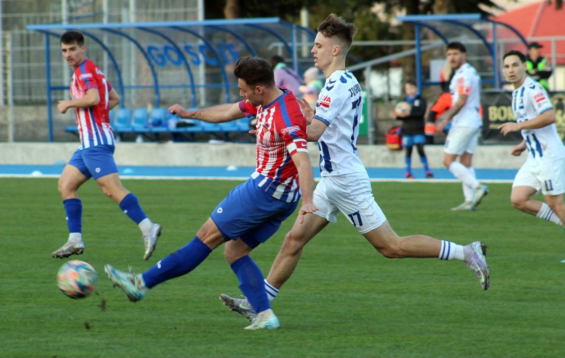 Huragan bogatszy o trzy punkty