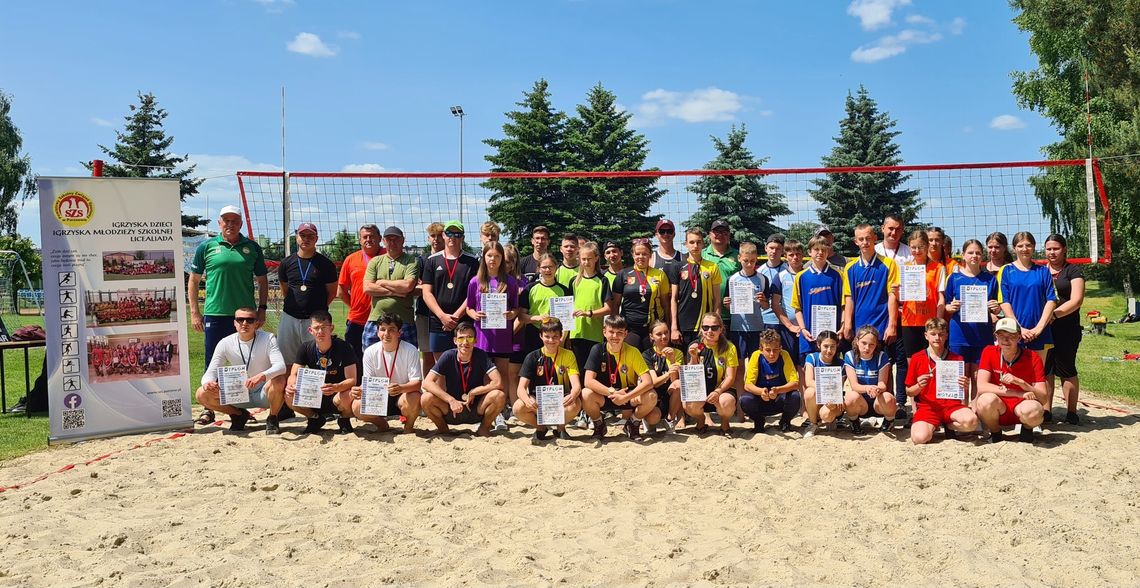 Igrzyska młodzieży szkolnej i Licealiada w siatkówce plażowej w Parczewie