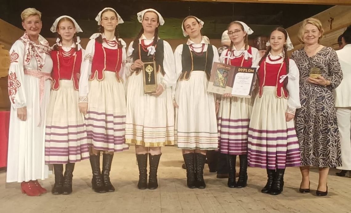 Jabłoń. „Jabłoneczka” wraca z Bukowiny Tatrzańskiej z pierwszym miejscem Jabłoń. „Jabłoneczka” wraca z Bukowiny Tatrzańskiej z pierwszym miejscem