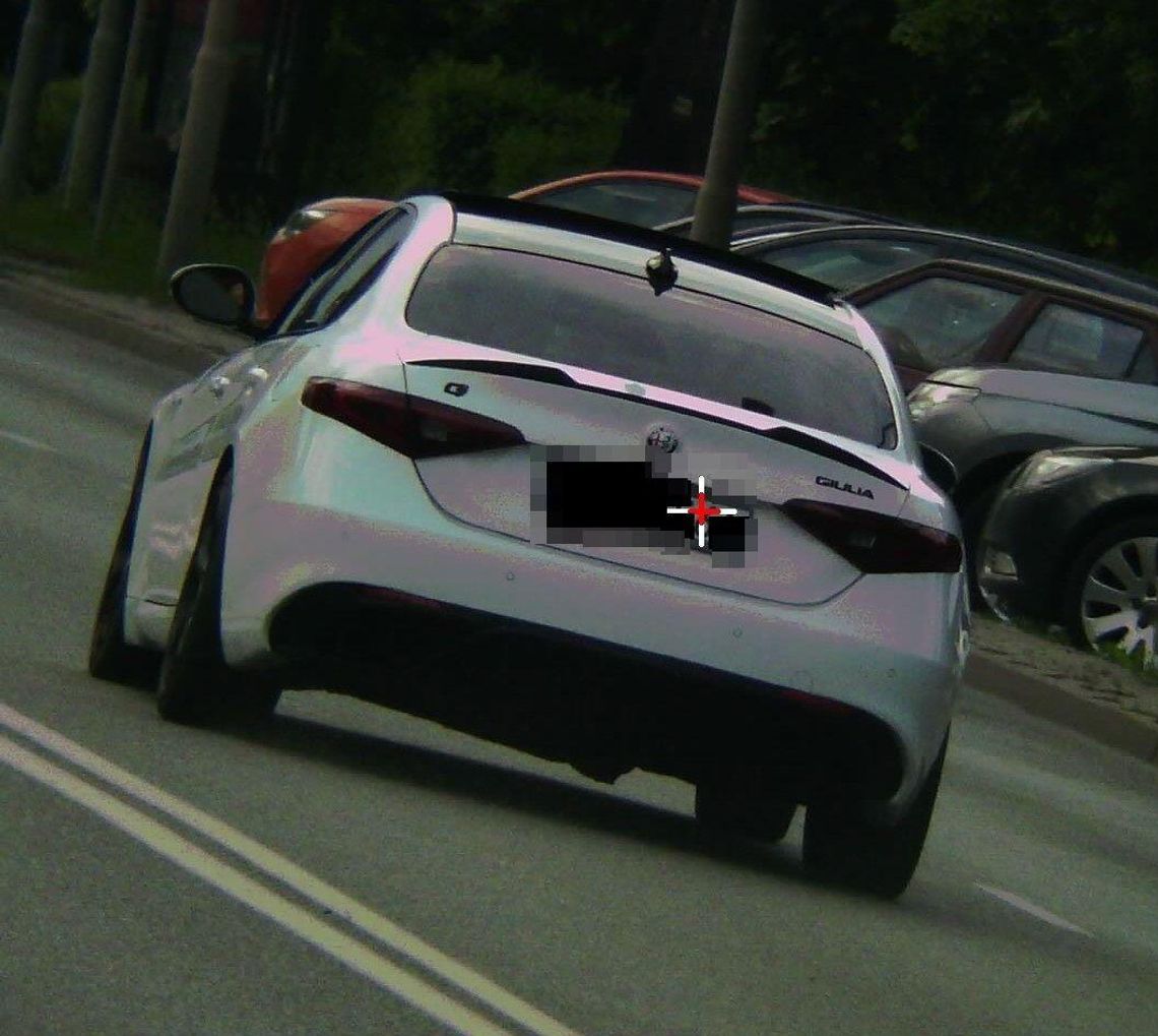 Trzej kierowcy bez prawa jazdy po kontroli bialskiej drogówki samochód Alfa Romeo