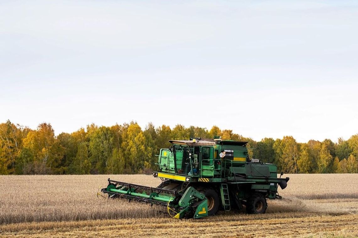 John Deere – niezawodne kombajny i ciągniki