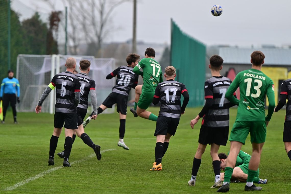 Klasa okręgowa - wyniki, statystyki, jedenastka kolejki, wybór piłkarza października [GALERIA ZDJĘĆ]