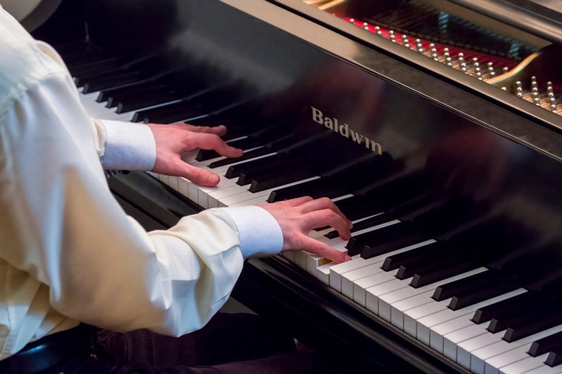 Koncert muzyki fortepianowej i wokalnej w Wilczynie