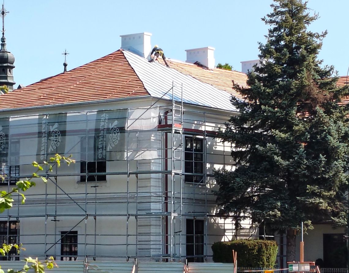 Kraszak będzie miał dach w tradycyjnej technologii