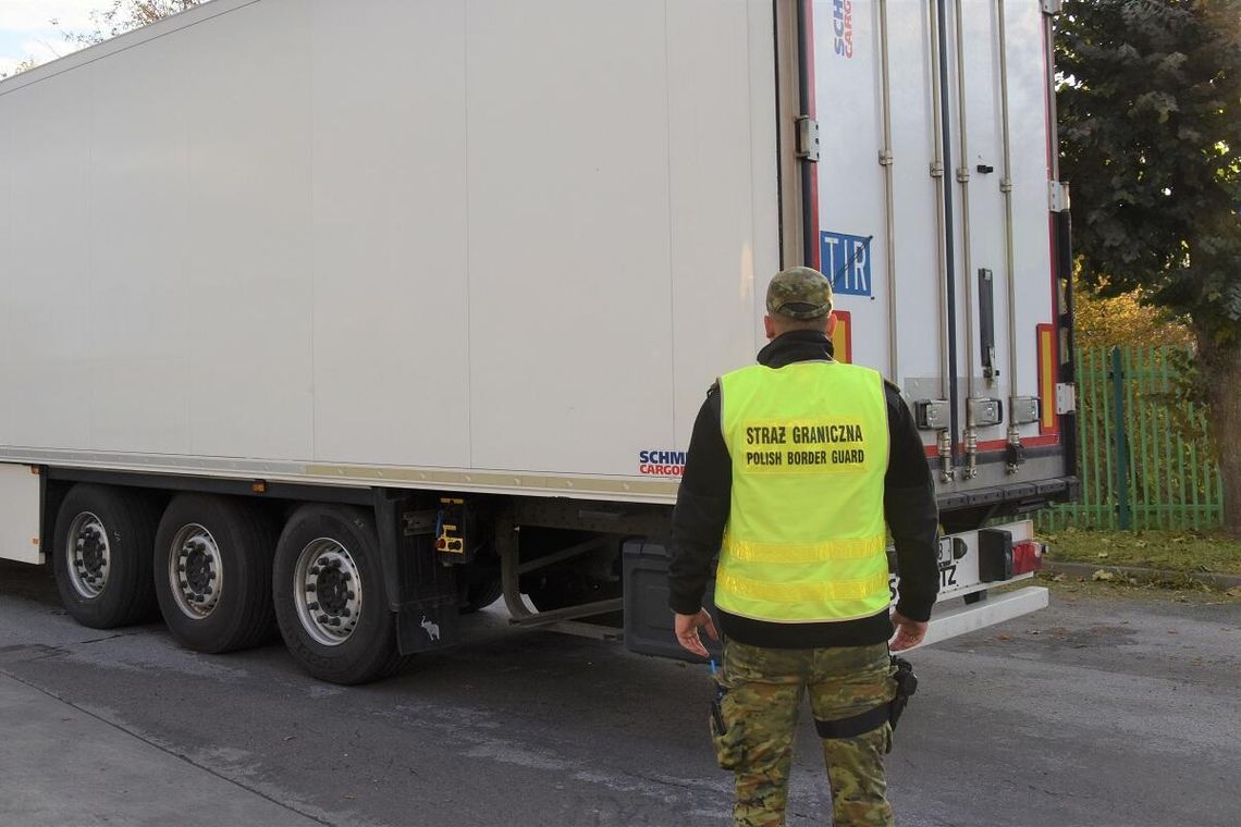 przyczepa, przejście graniczne Kukuryki,