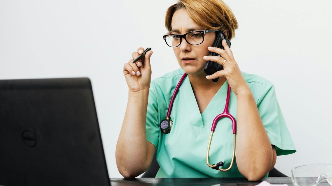 Lekarze na celowniku oszustów