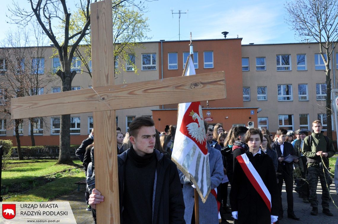 Licealiści na katyńskiej drodze krzyżowej