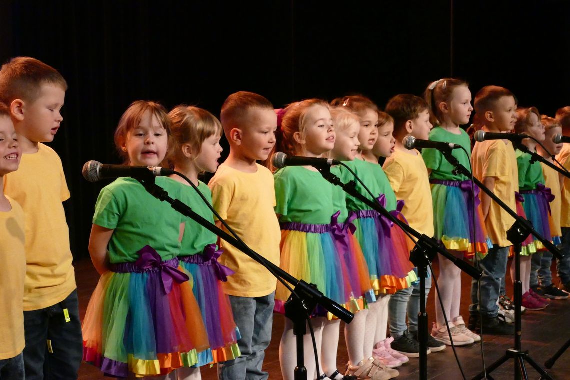 Łosice. „Przedszkolaki bawią się i śpiewają” [GALERIA ZDJĘĆ]