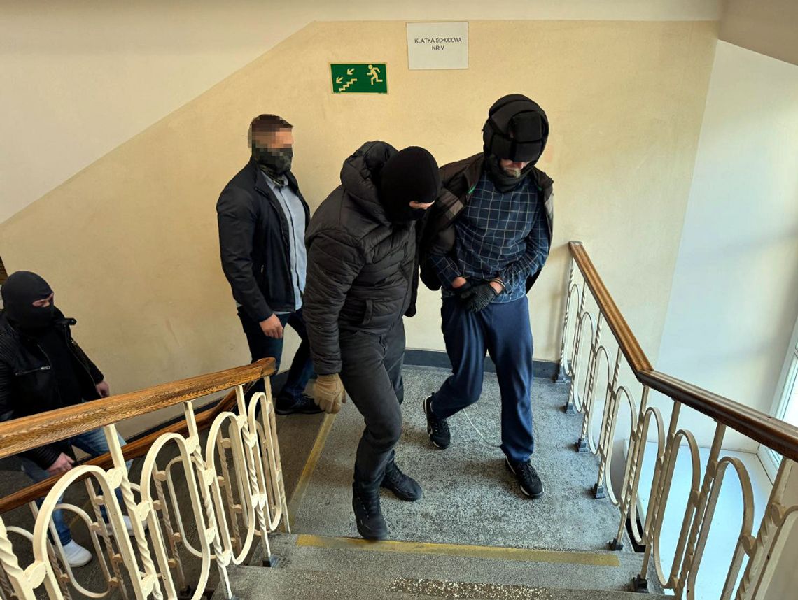 atak na biuro PO łosice krzysztof b rzucił butelką niepoczytalny zatrzymany aresztowany