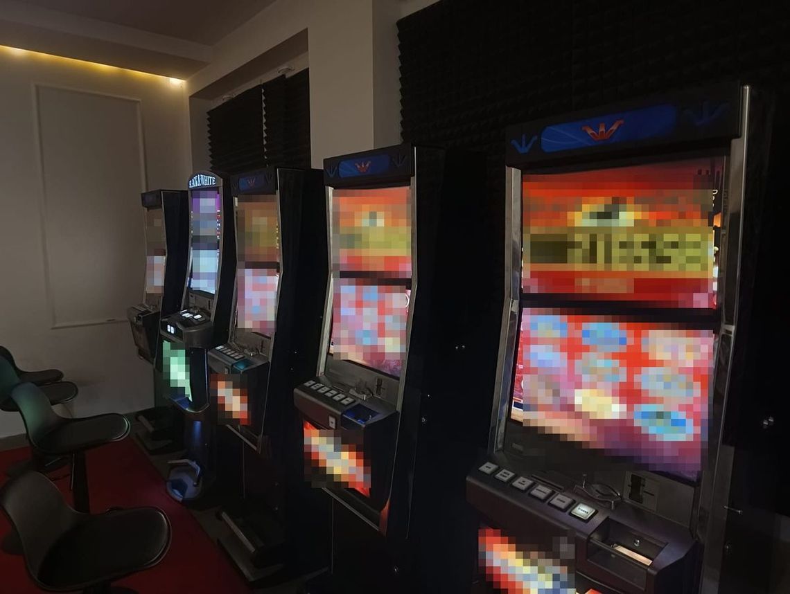 Łuków: Automaty bez koncesji i zarzuty dla 40-latki