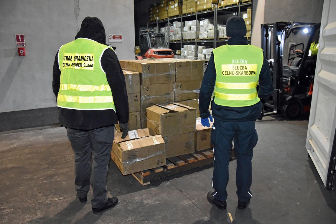 funkcjonariusze Izby Celno-Skarbowej, nielegalne papierosy, Małaszewicze, 2025