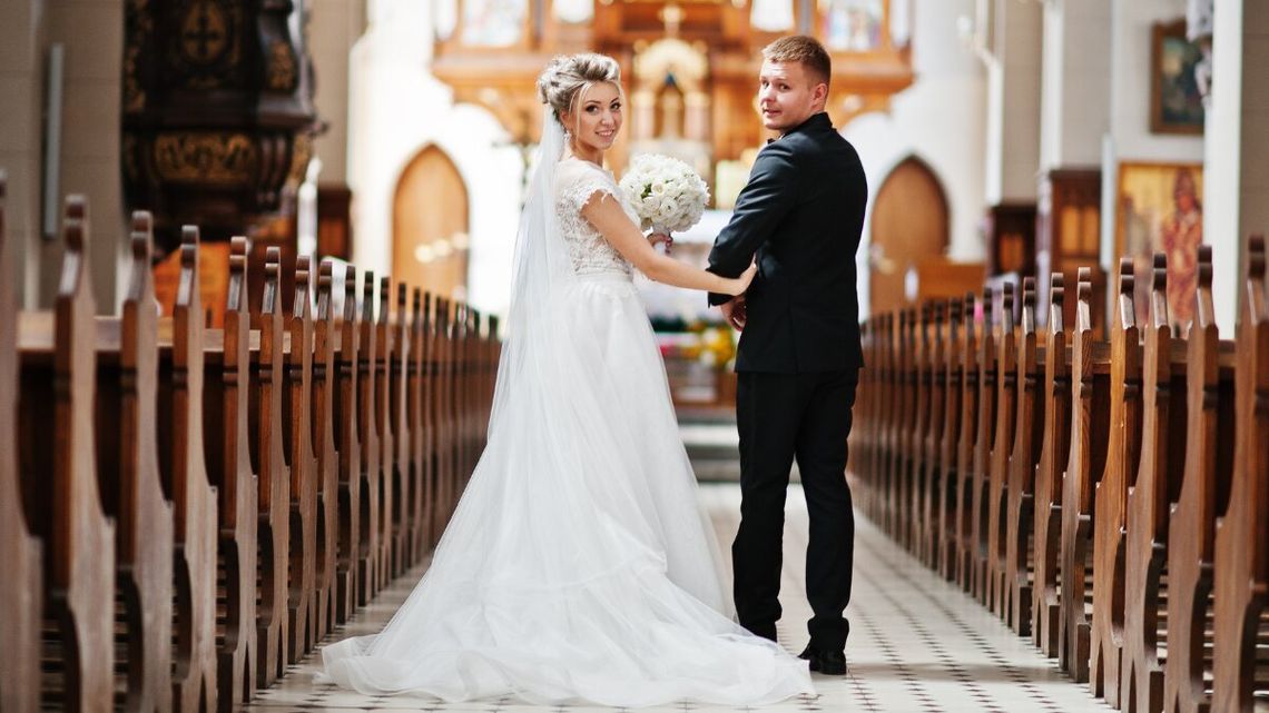 Rzadziej bierzemy śluby i rzadziej się rozwodzimy