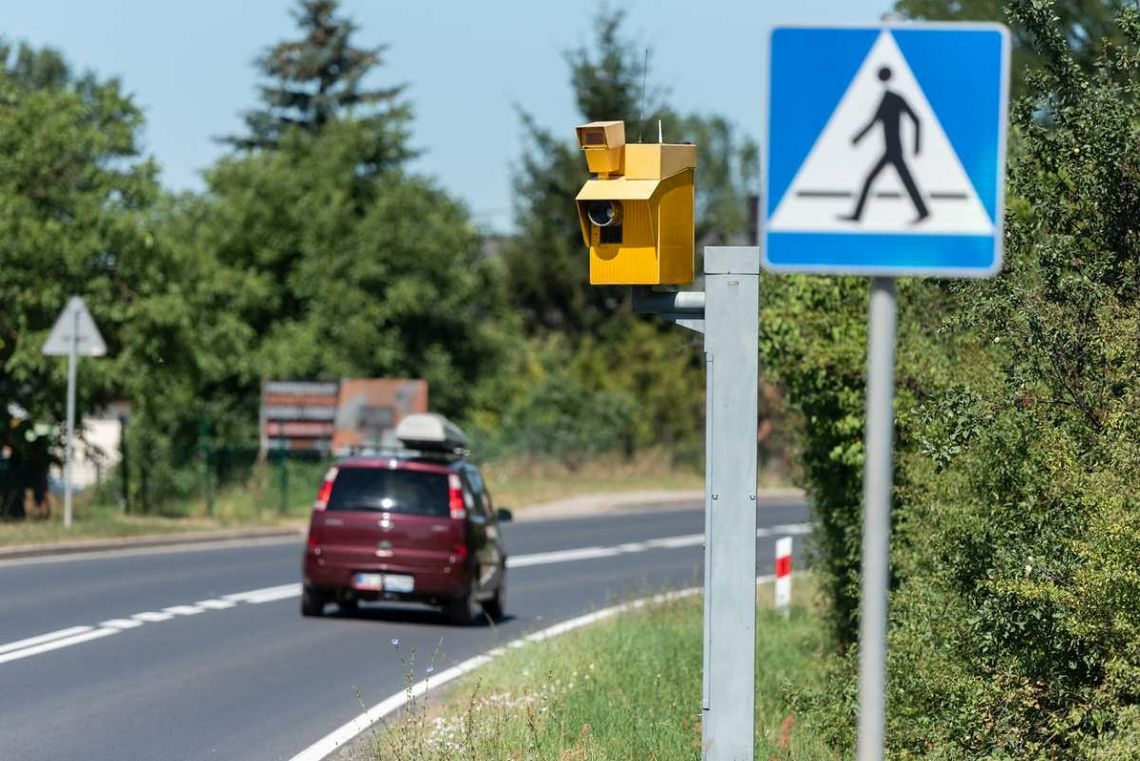 Mandat za przekroczenie prędkości o 1 km/h. Jest stanowisko MSWiA