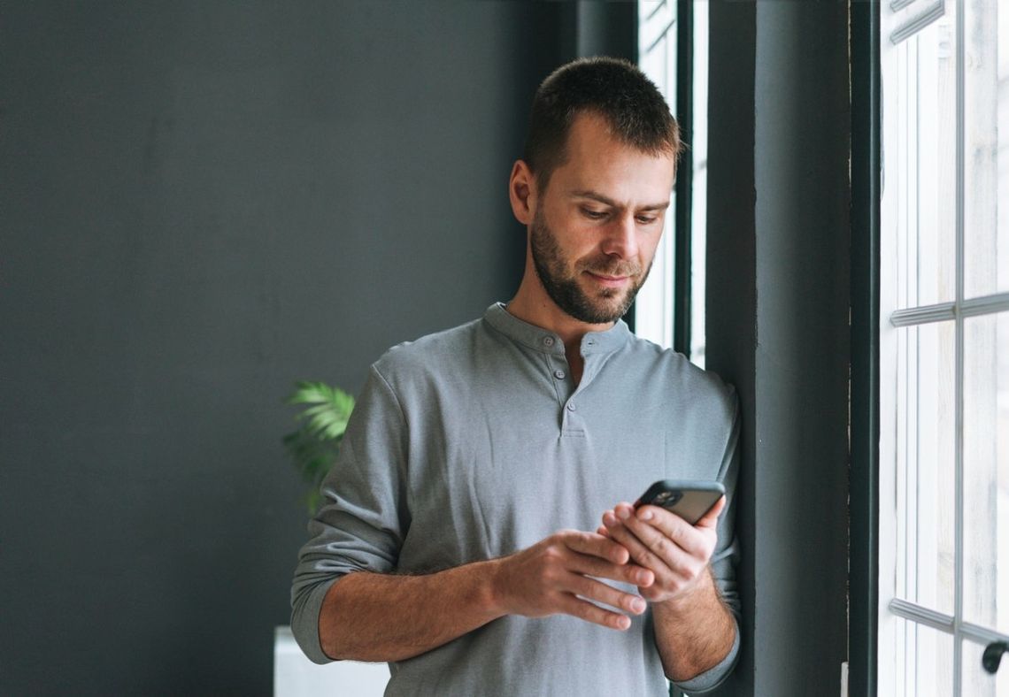 Masz zdrajcę w kieszeni. Tak szpiegują smartfony