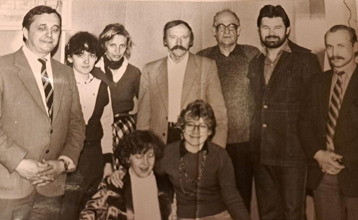 Maszynistka przepisywała artykuły