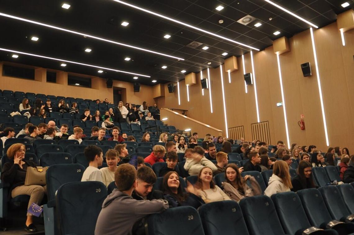 Międzyrzec Podlaski. Młodzież angażuje rówieśników