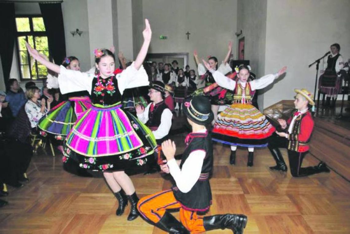 Międzyrzec Podlaski: Tańczą i śpiewają już 35 lat. Promują ludową kulturę i tradycję