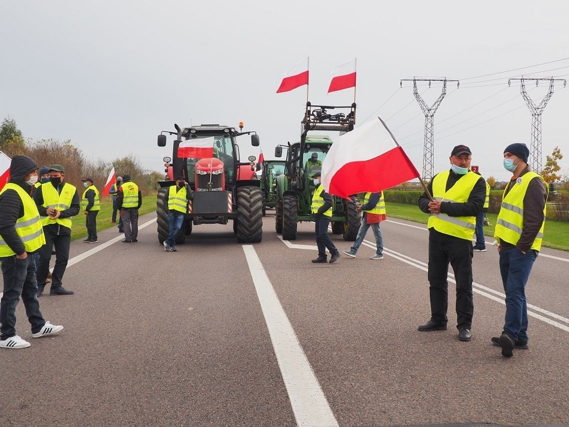 Międzyrzec Podlaski: Traktory znowu wyjechały na drogi