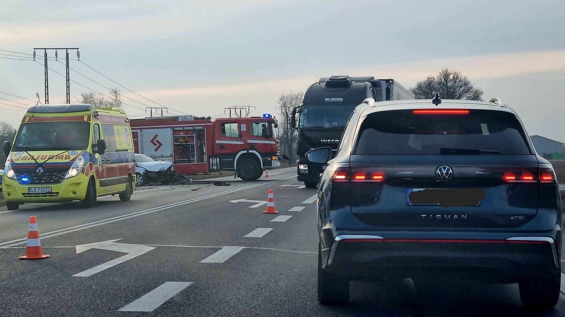 Międzyrzec Podlaski. Zderzenie aut na skrzyżowaniu z krajową dwójką