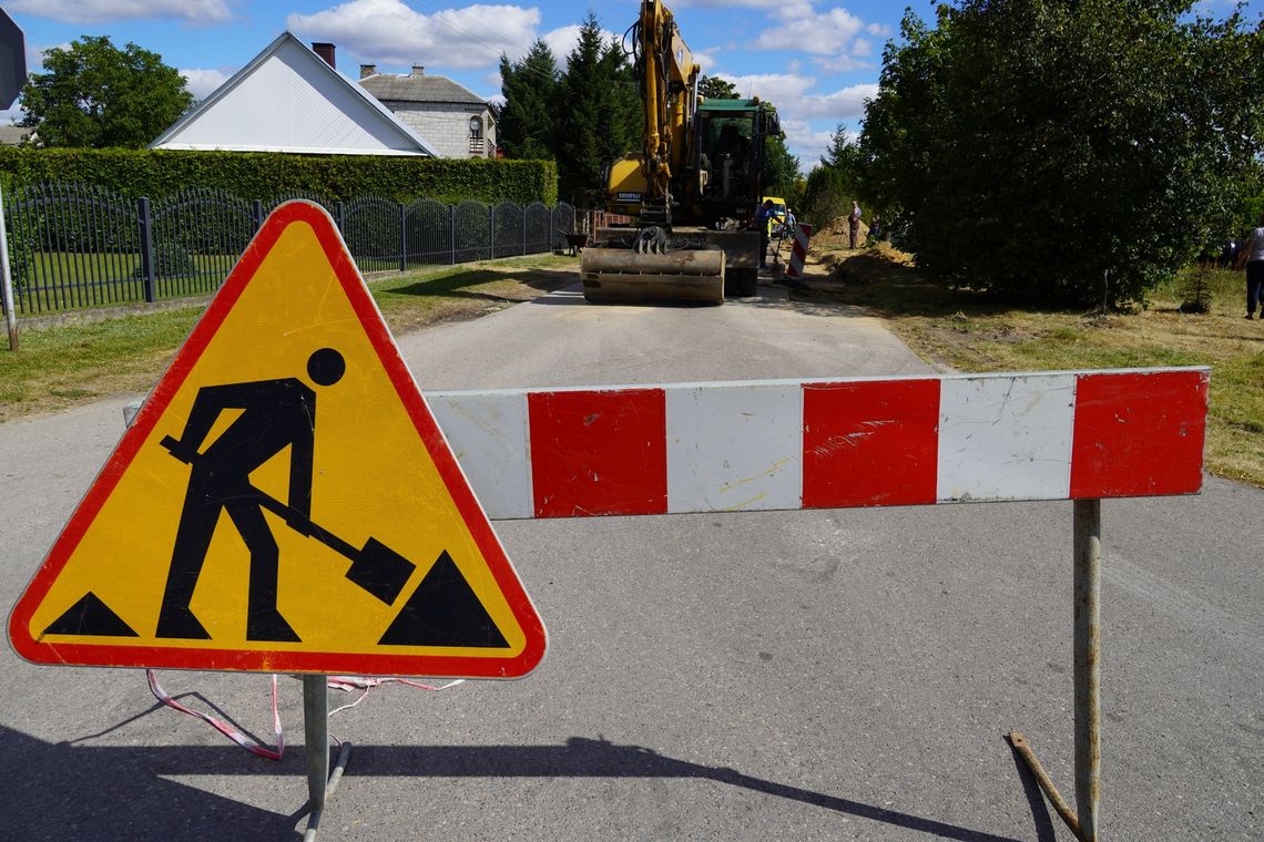 Powiat radzyński. Mieszkańcy wspierają inwestycje. Na drogi przekazali fundusze sołeckie Powiat radzyński. Mieszkańcy wspierają inwestycje. Na drogi przekazali fundusze sołeckie