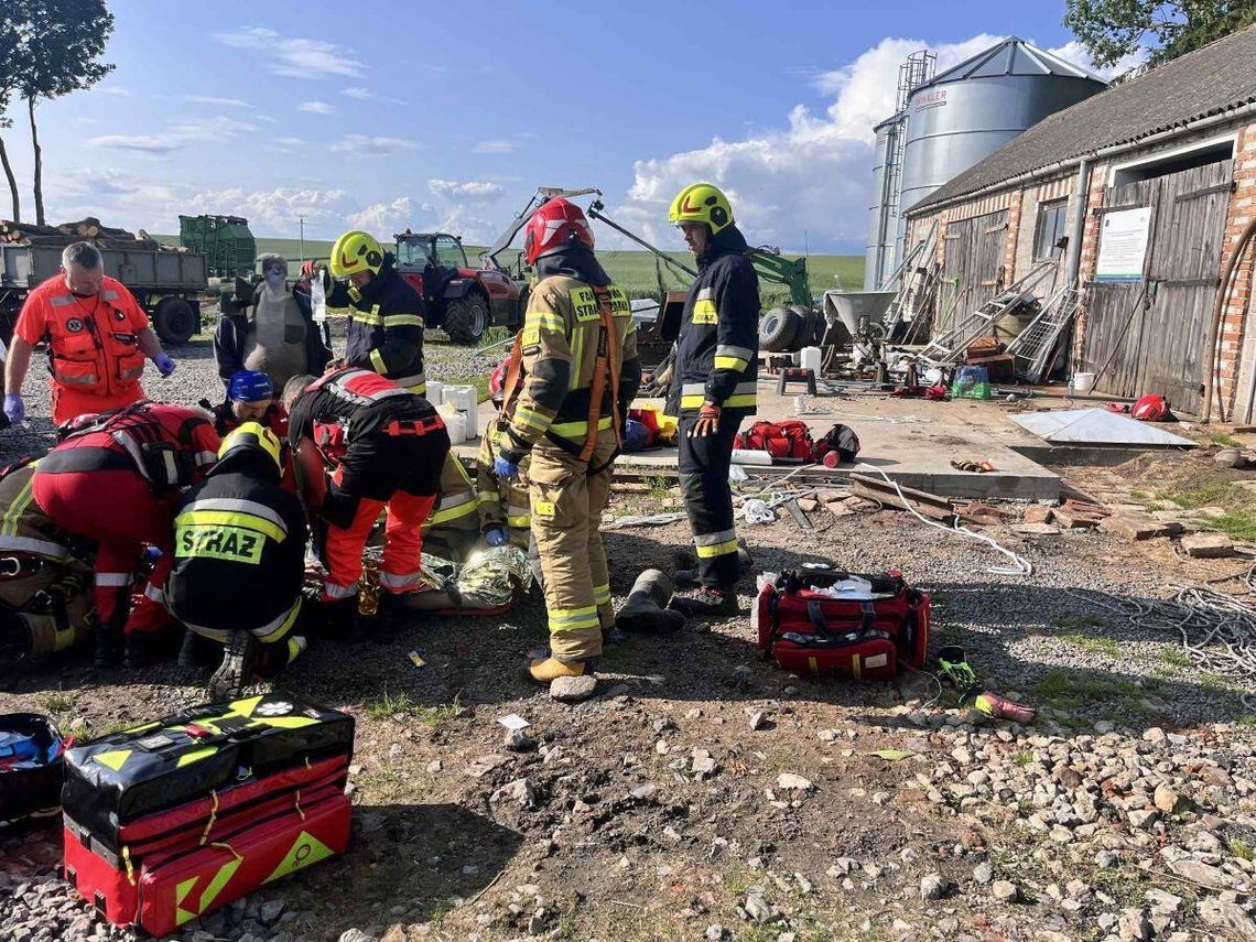 Montowali pompę. 40-latek runął z kilku metrów na beton [ZDJĘCIA]
