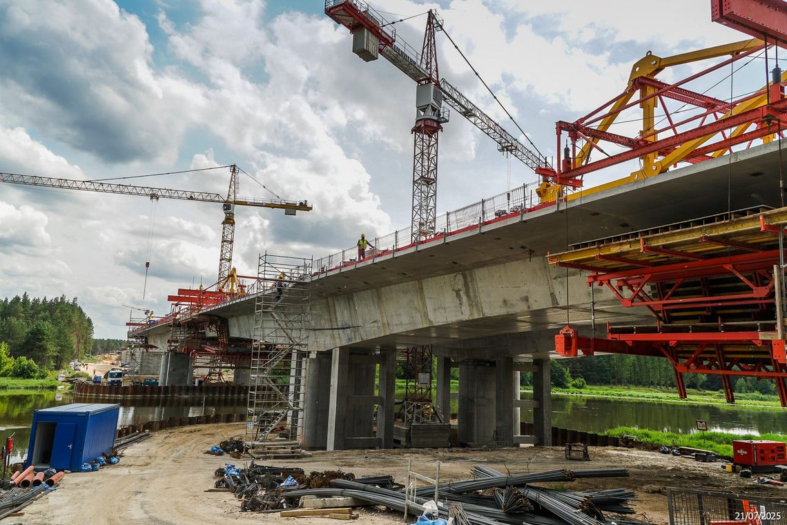 Trwa budowa kluczowego odcinka trasy S19 [GALERIA ZDJĘĆ, WIDEO]