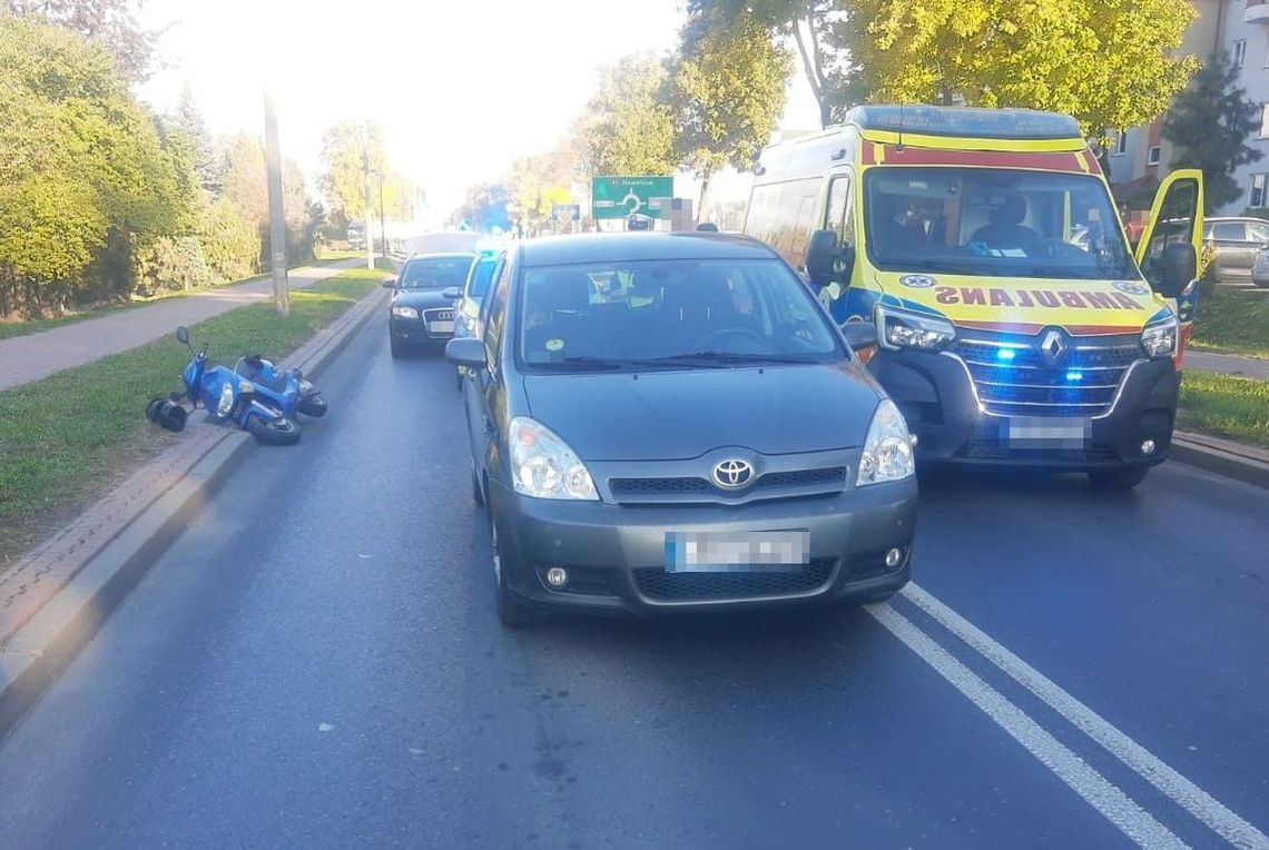 Motorowerzysta trafił do szpitala po zderzeniu z toyotą