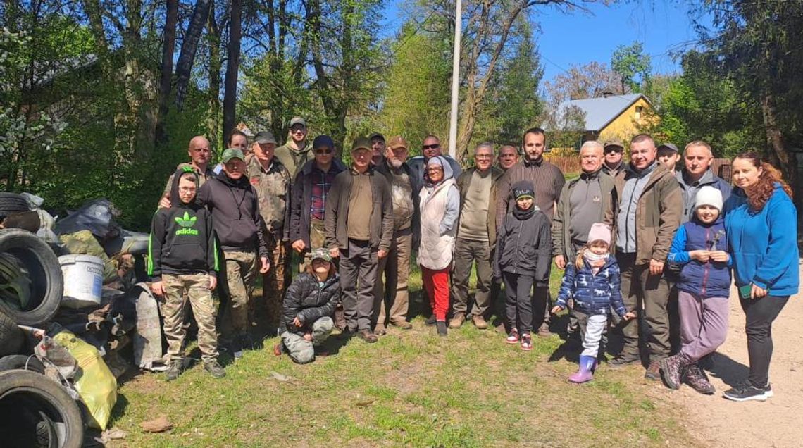 Myśliwi zaangażowali się w sprzątanie lasów