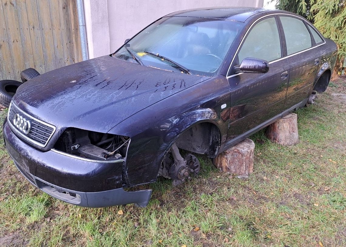 Najpierw pili, później ograbili. Zginął telewizor, portfel, samochód