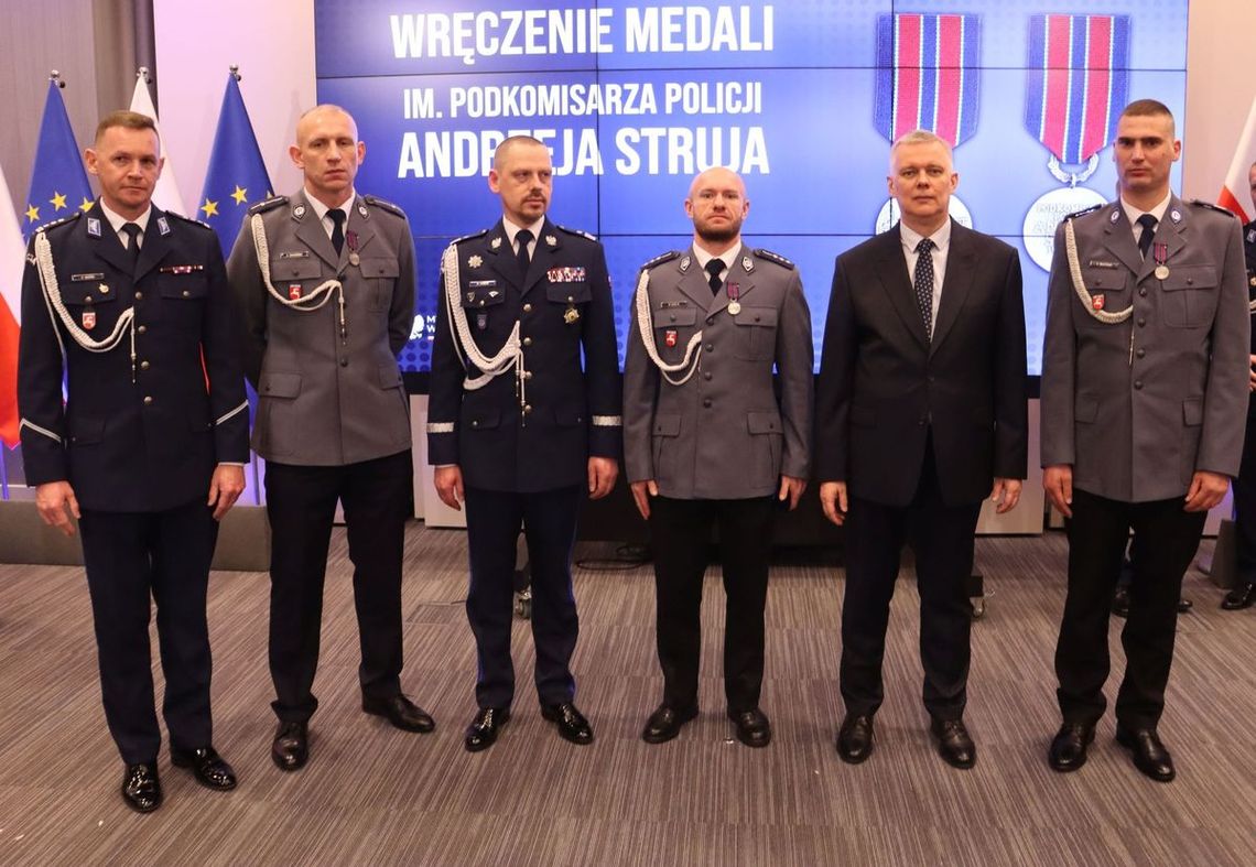 Nasi policjanci odznaczeni medalami