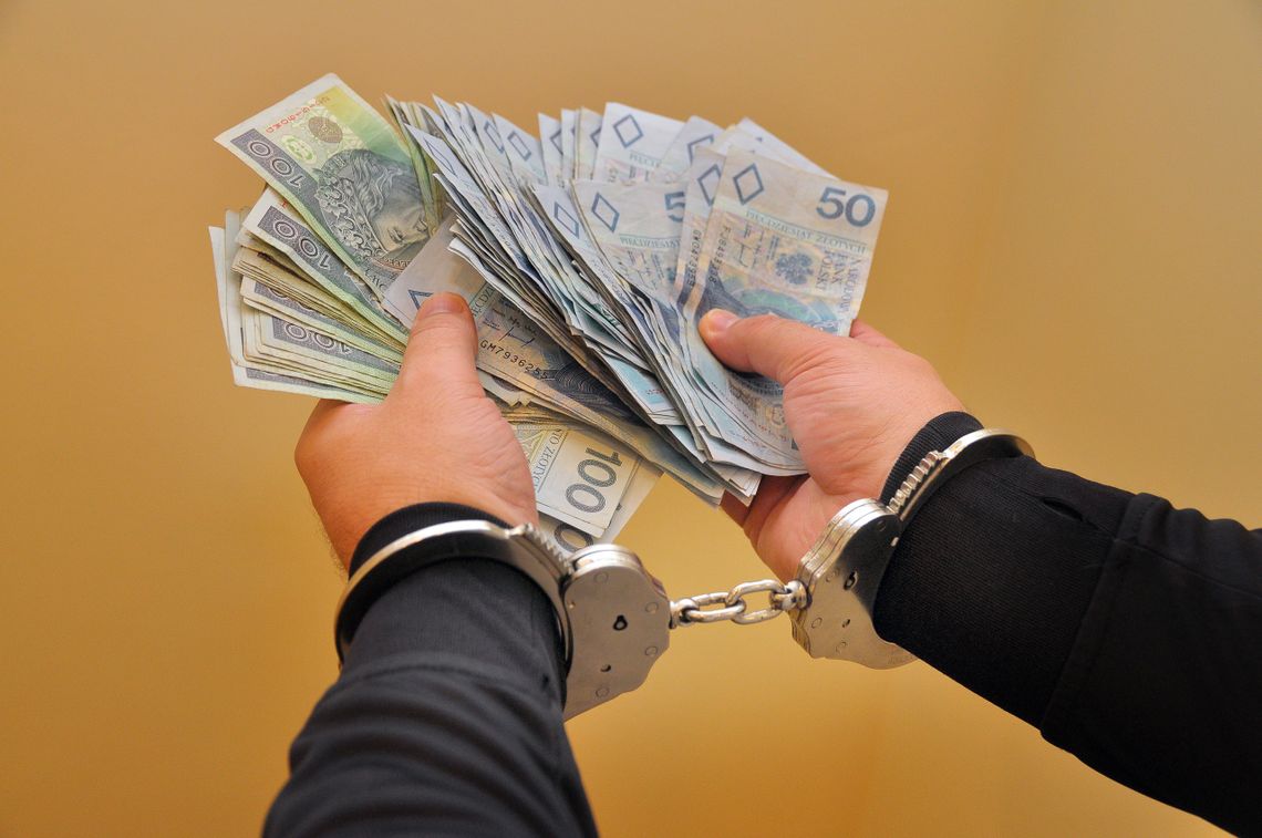 Nasz temat: Ukradli ponad 154 000 000 złotych!