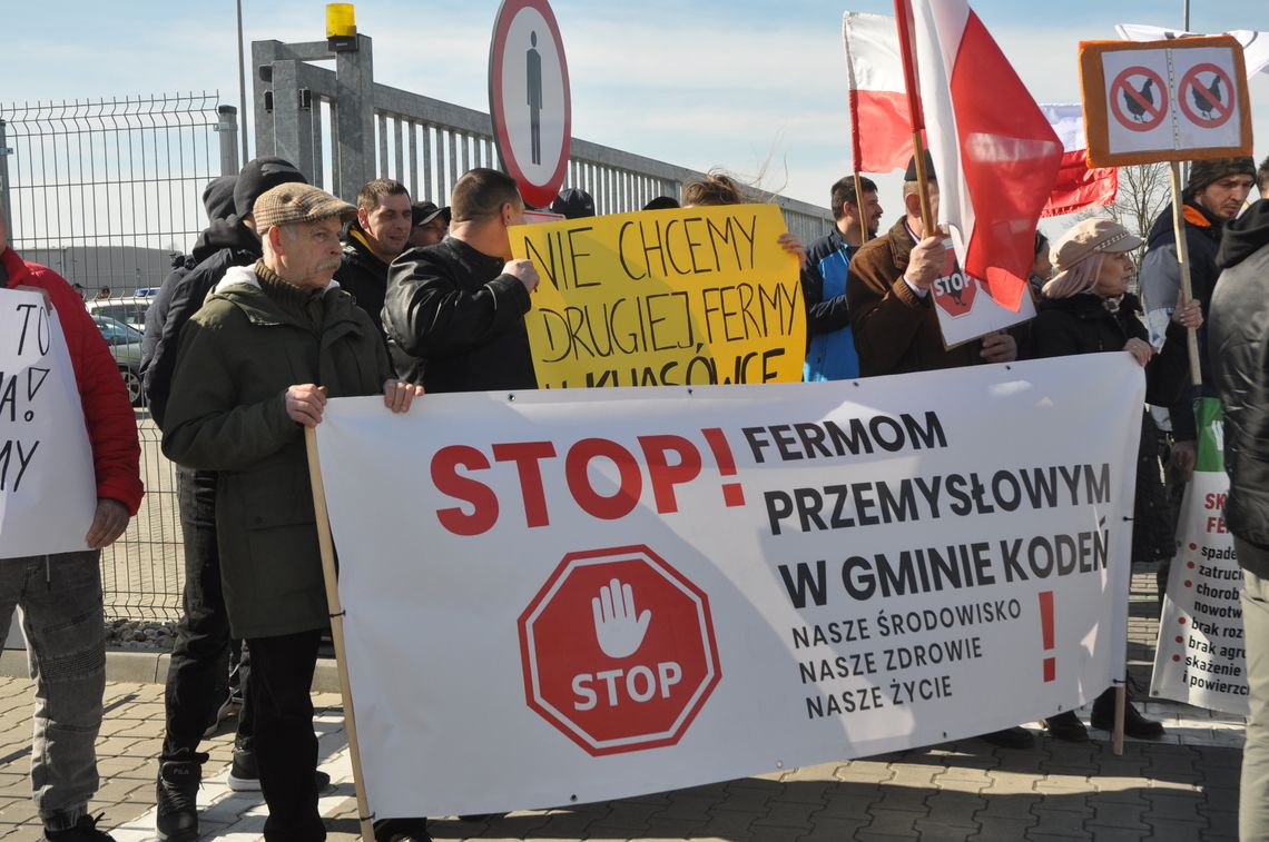 Nie chcą ferm drobiu w swoich gminach. – Nasze kurniki są bezpieczne – zapewnia firma Wipasz