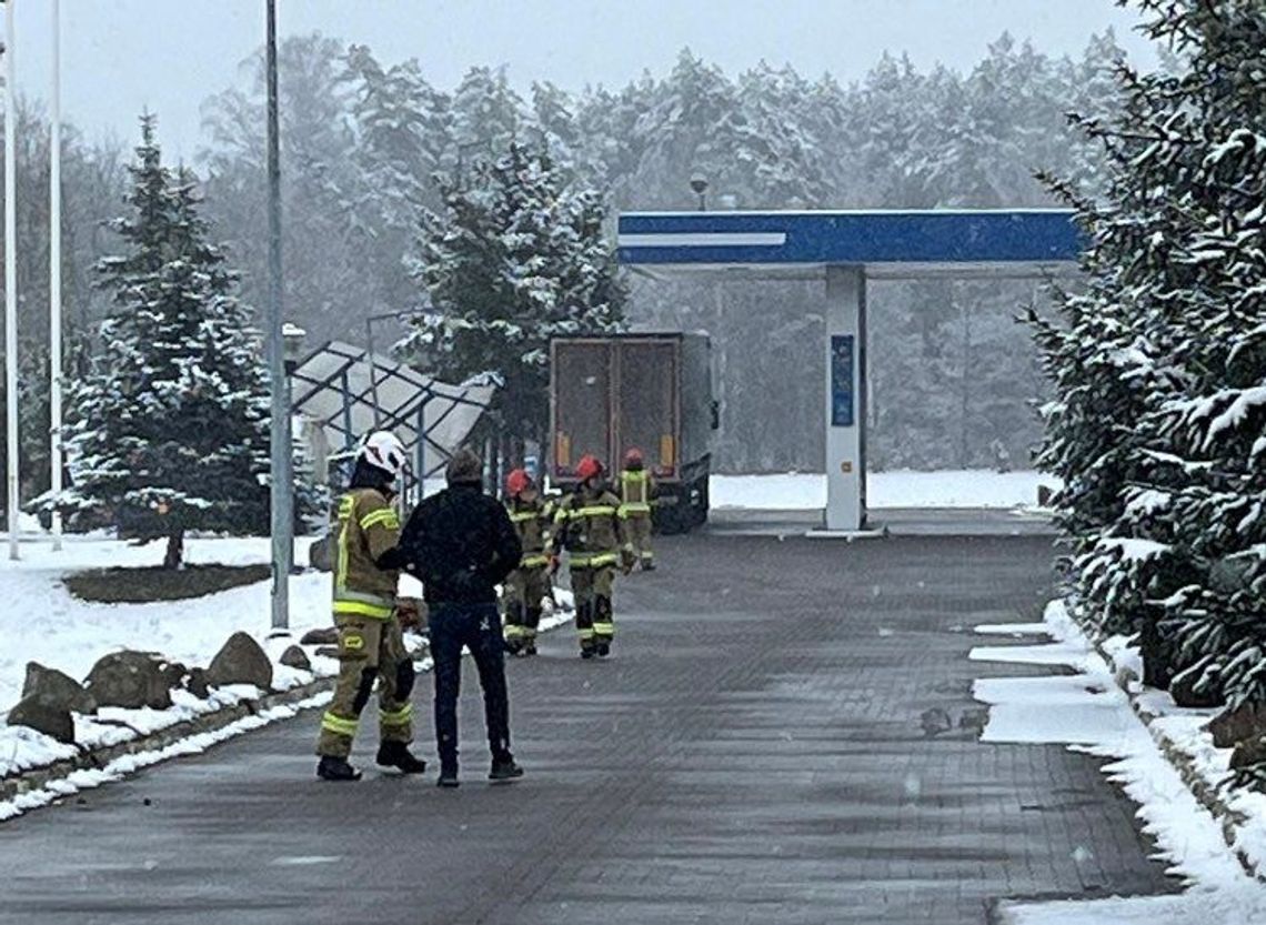 Uszkodził zawór bezpieczeństwa zbiornika z gazem. Interweniowali strażacy