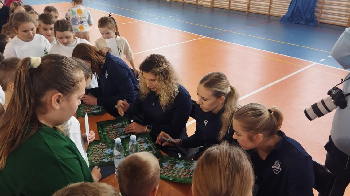 Niecodzienne wydarzenie w powiecie parczewskim. Szkolny trening z mistrzyniami Polski (ZDJĘCIA)