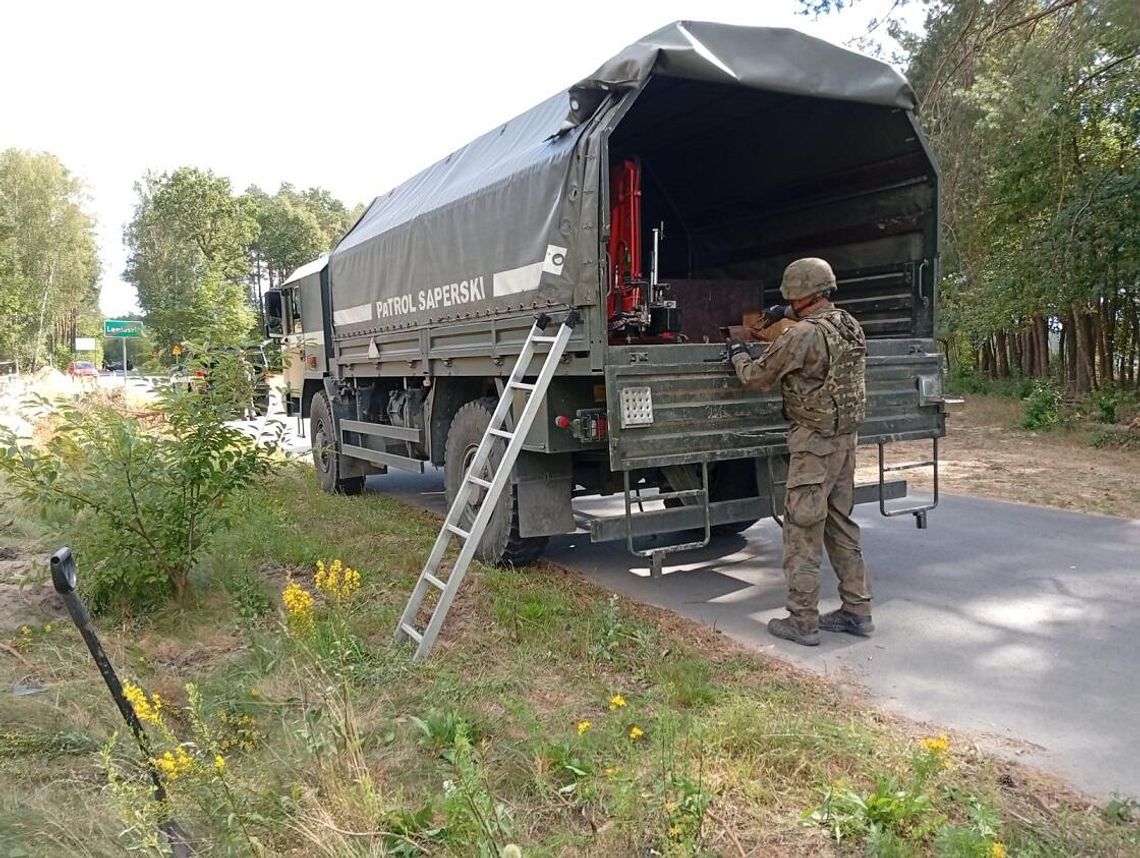 Niewybuch w gminie Tuczna. Saperzy zabezpieczyli bombę lotniczą [ZDJĘCIE]