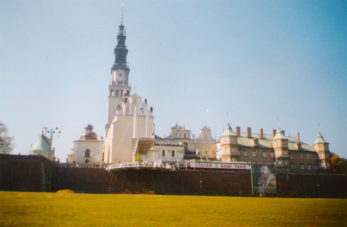 Nocleg za „Bóg zapłać”? Sanktuaria czyszczą portfele pielgrzymów