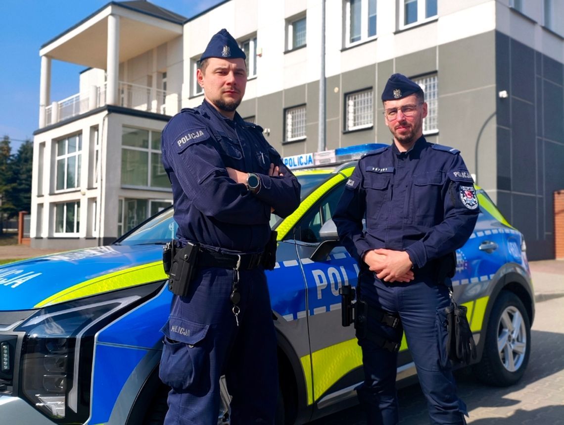 Nocna awaria na trasie. Policjanci z Łosic ruszyli z pomocą matce z dzieckiem